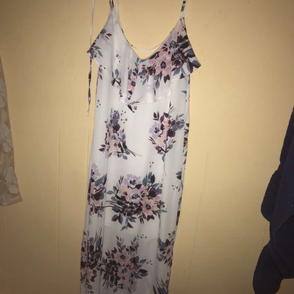 White spaghetti strap flower dress
